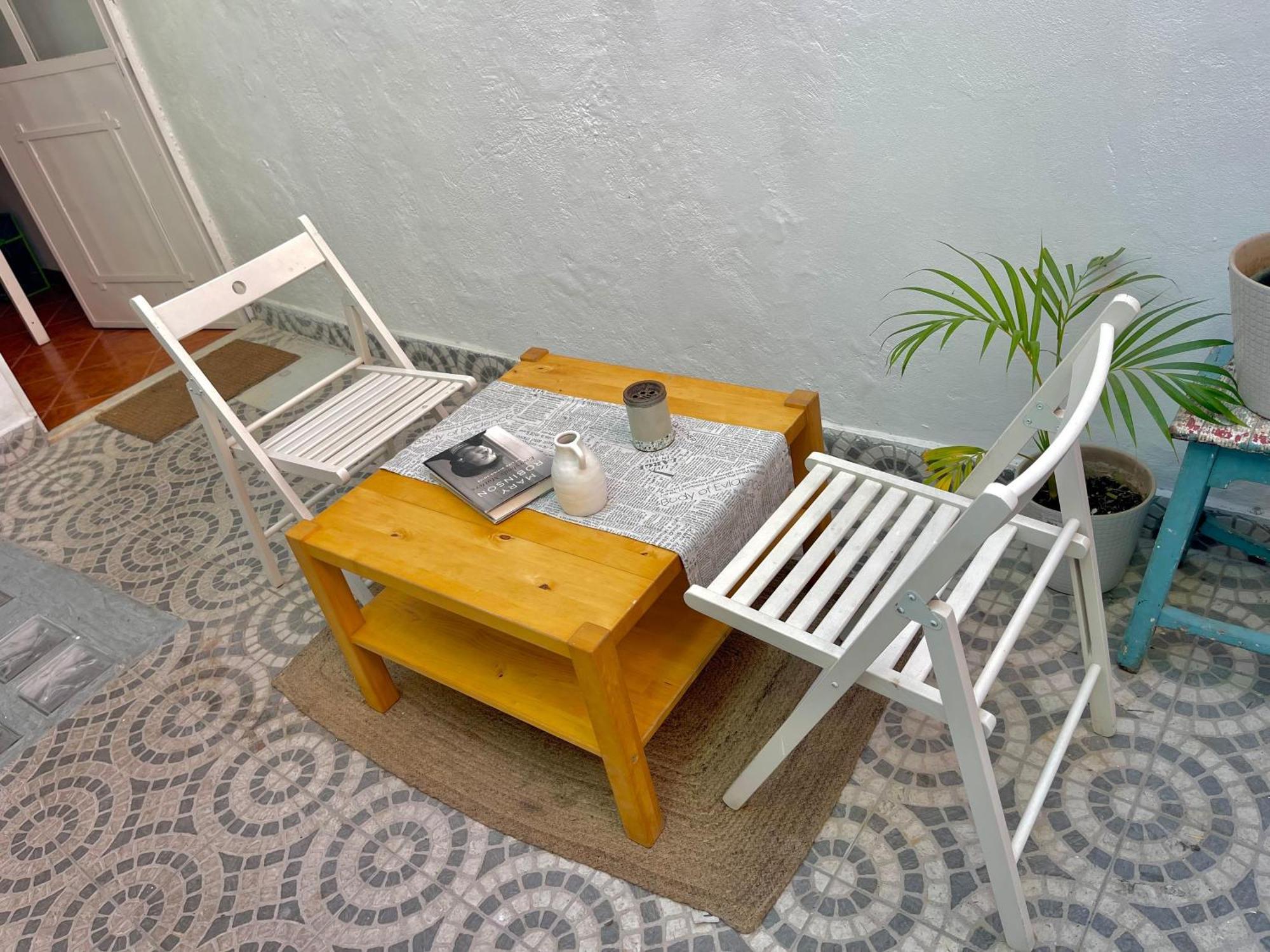 Shared Apartment With Bright Private Patio In Lisboa Exteriér fotografie