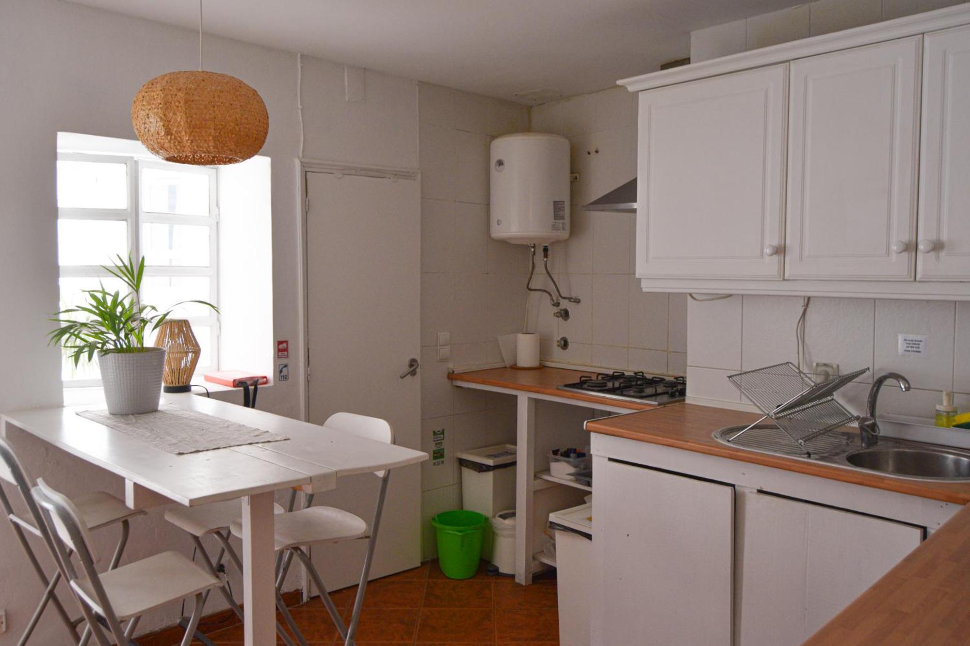 Shared Apartment With Bright Private Patio In Lisboa Exteriér fotografie